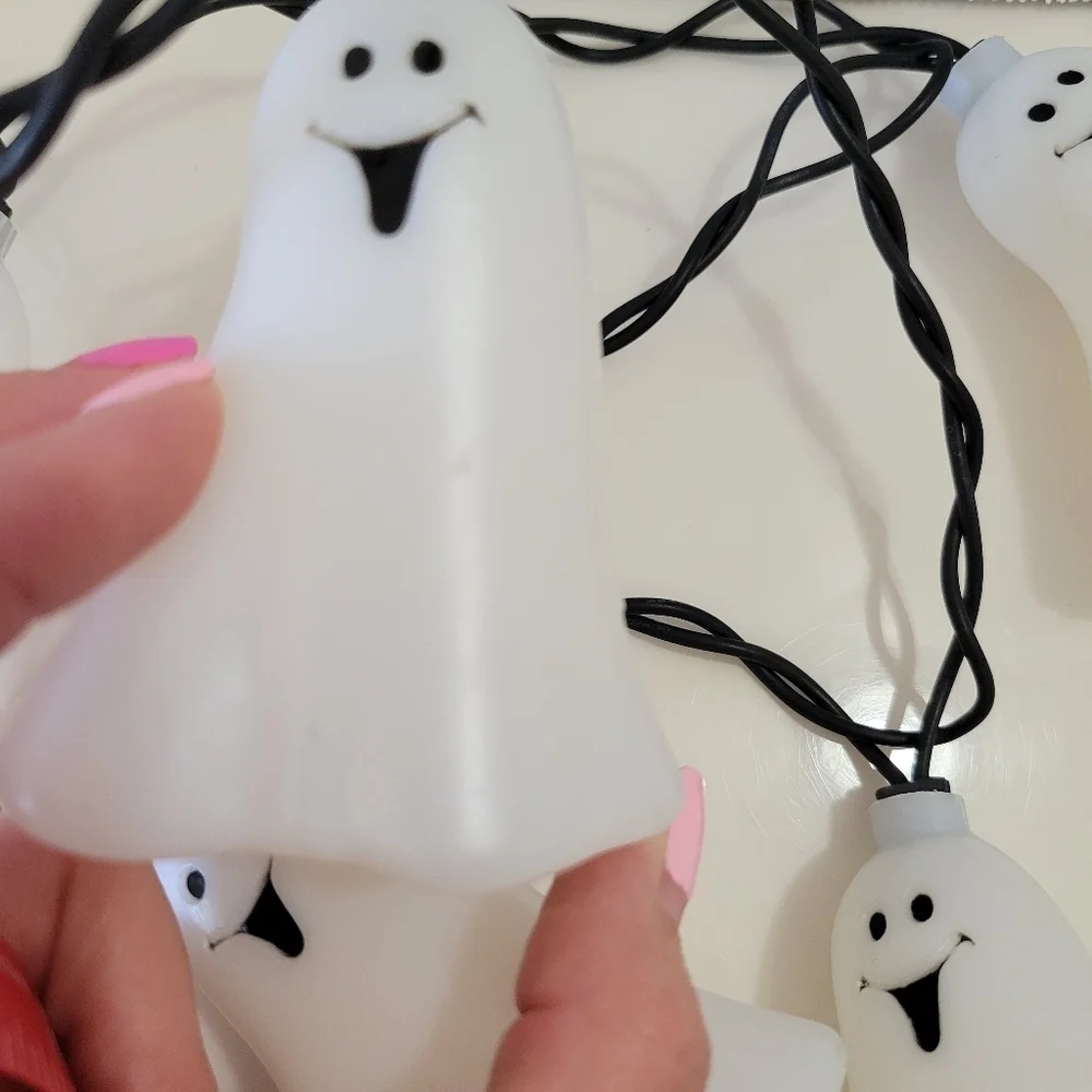 NWOT Halloween Ghost Lights 6 ft long string of lights